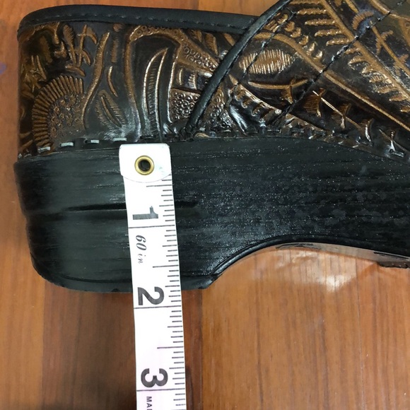 Dansko Tooled Leather Wooden Heel Clog Size 37 Antique Brown Floral - Picture 10 of 10